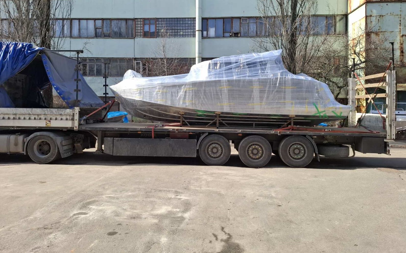 Перевезення катеру в Швецію на виставку